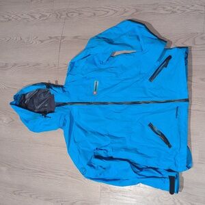 Good Condition Hurtigruten tech jacket size Medium